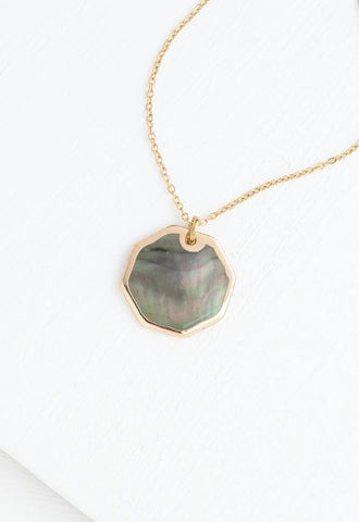 Graceful Mother of Pearl Gold Necklace